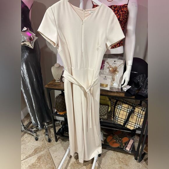 Club Monaco Women's Short Sleeve Zip Neck Beige Cream Polyester Jumpsuit EUC - Picture 5 of 9